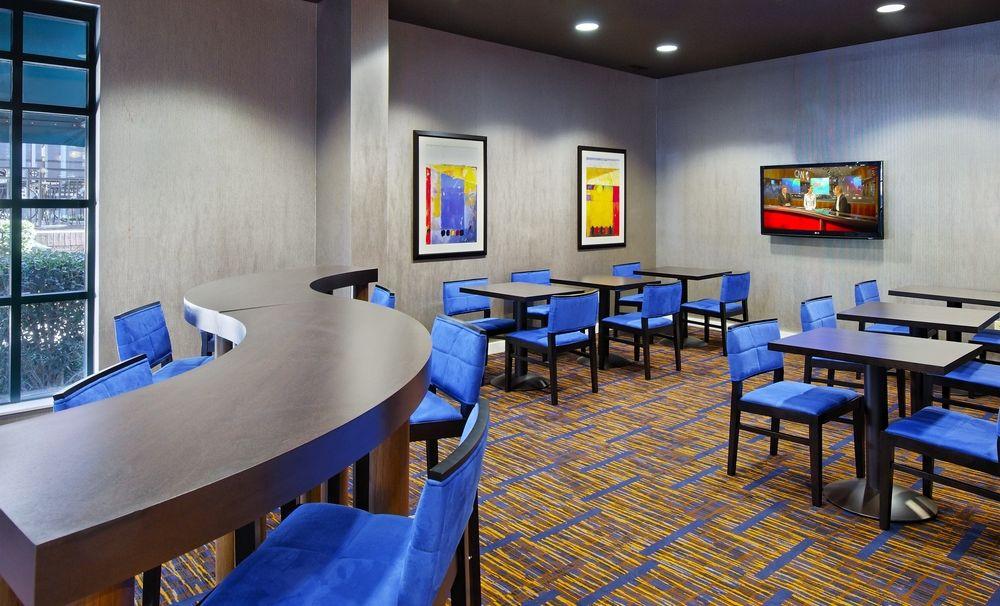 Courtyard By Marriott Chattanooga Downtown Bagian luar foto