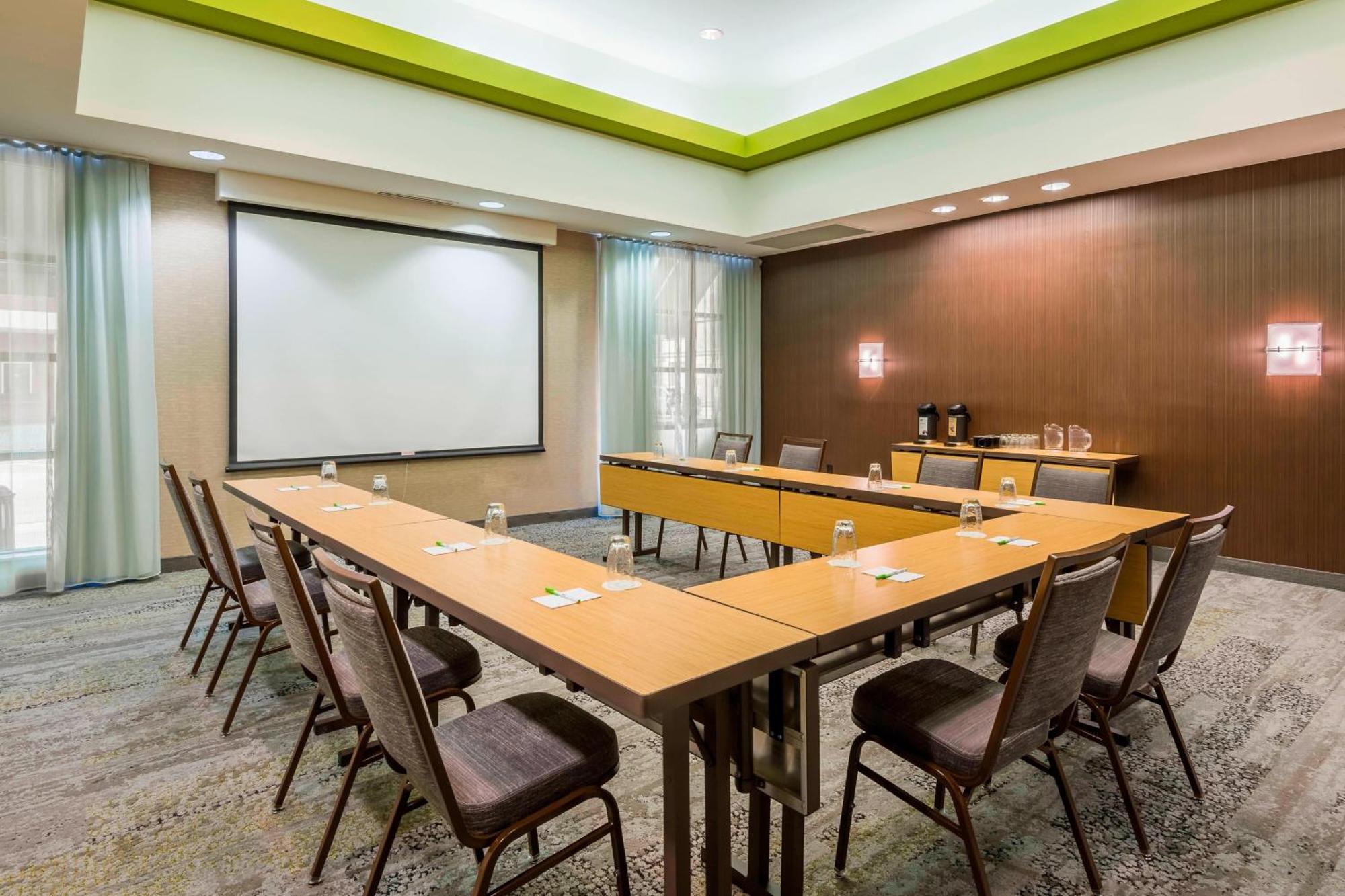 Courtyard By Marriott Chattanooga Downtown Bagian luar foto