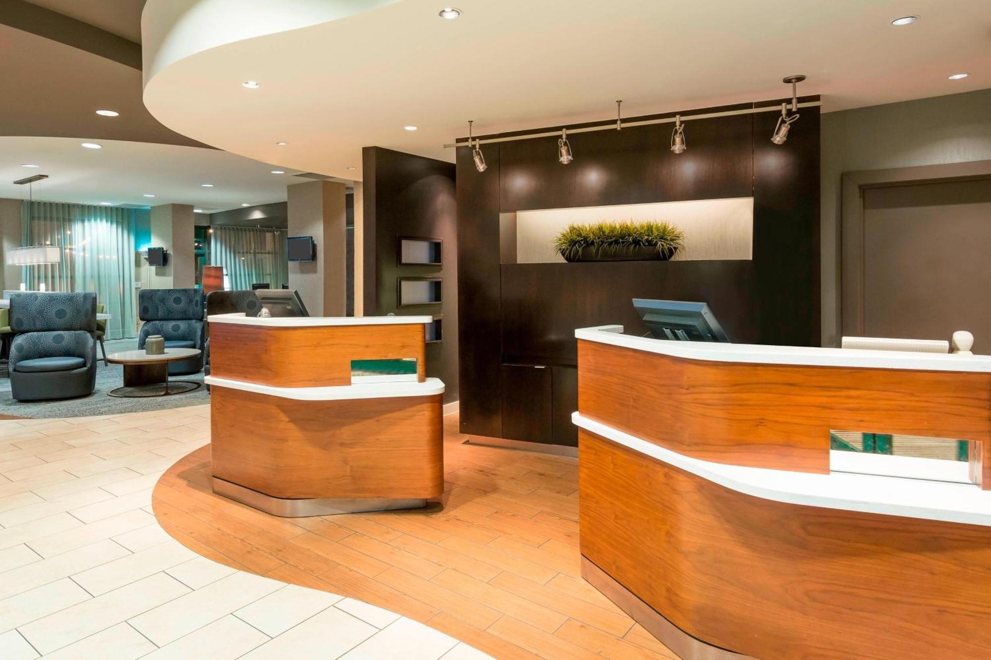 Courtyard By Marriott Chattanooga Downtown Bagian luar foto