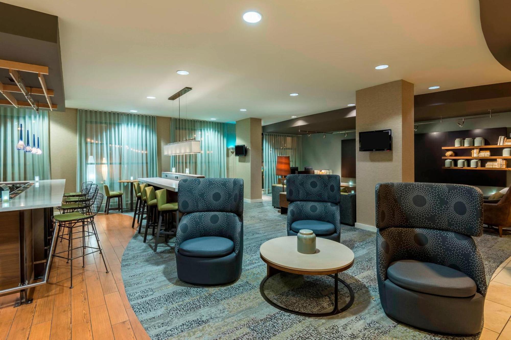 Courtyard By Marriott Chattanooga Downtown Bagian luar foto