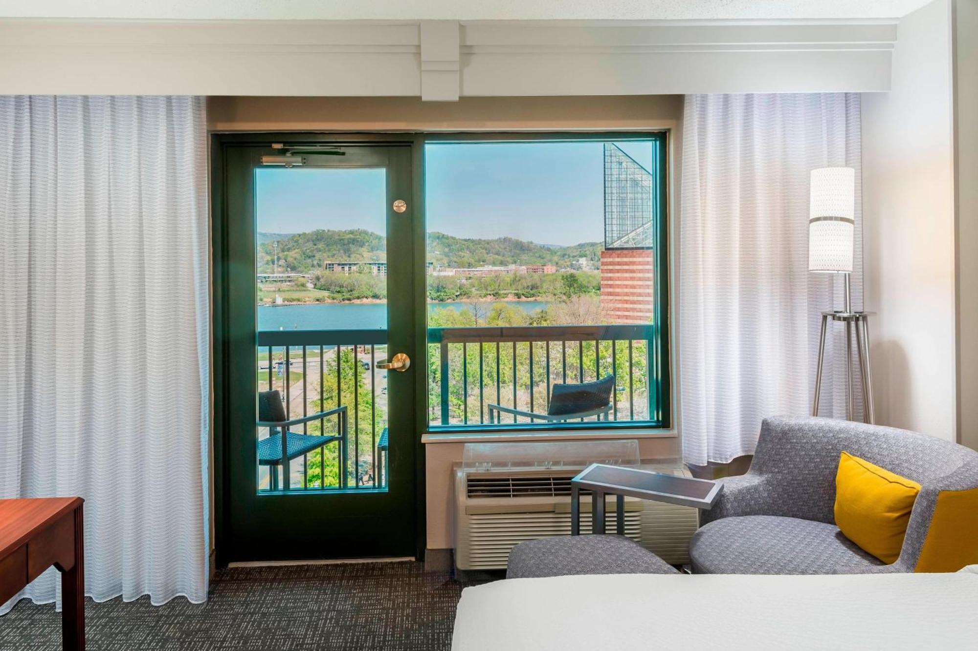 Courtyard By Marriott Chattanooga Downtown Bagian luar foto