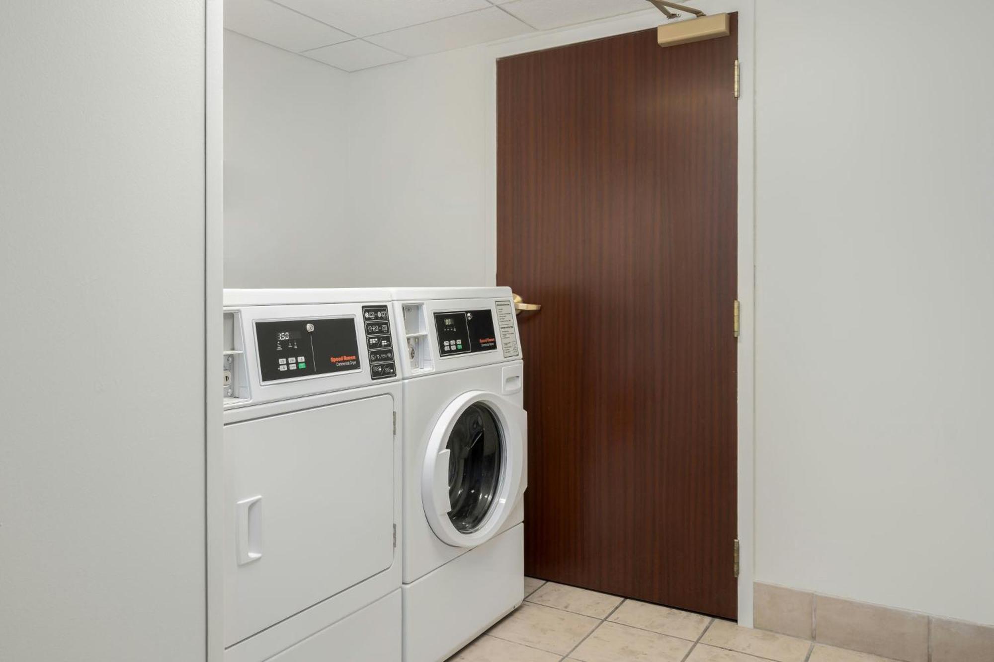Courtyard By Marriott Chattanooga Downtown Bagian luar foto