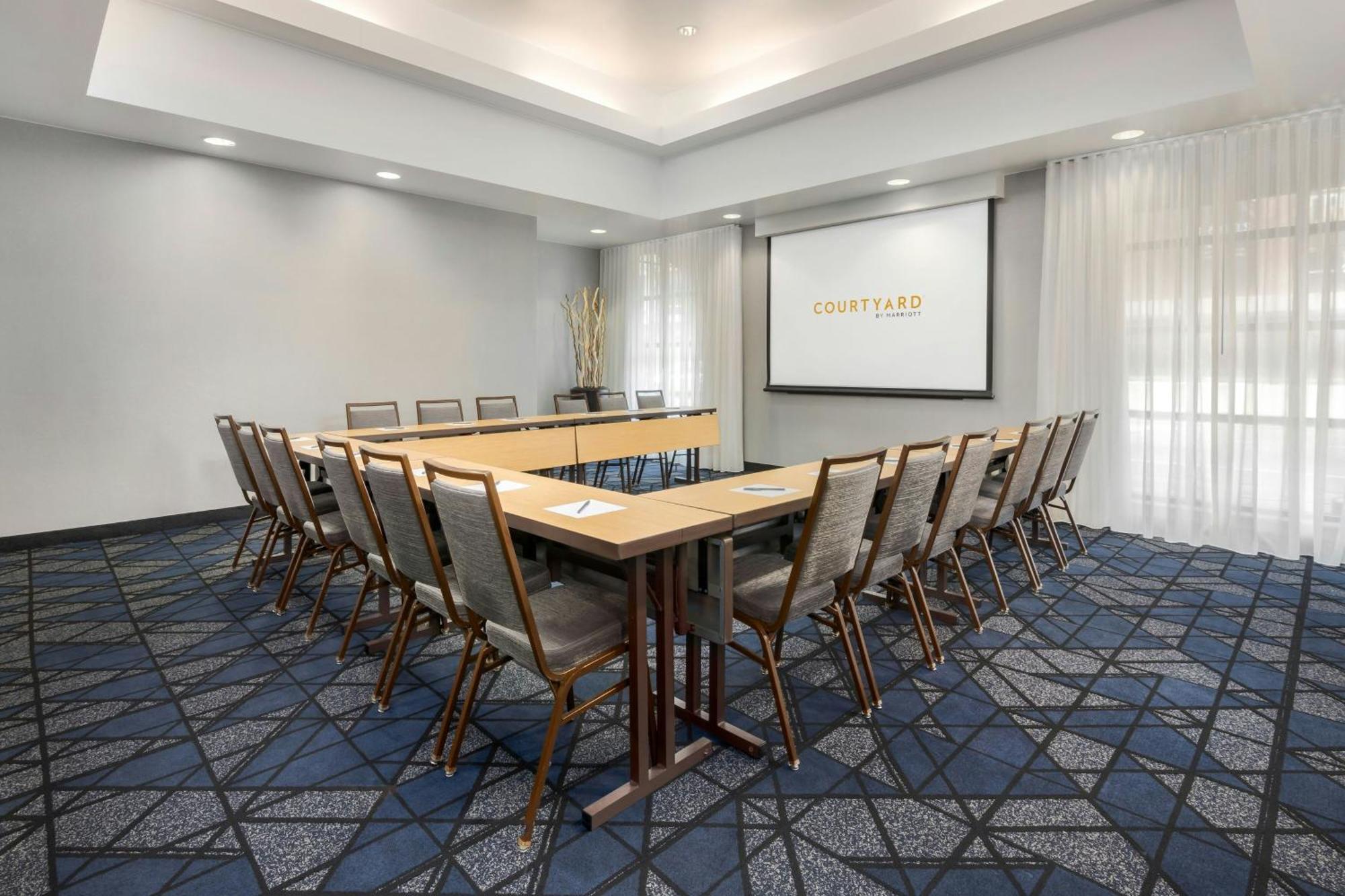 Courtyard By Marriott Chattanooga Downtown Bagian luar foto