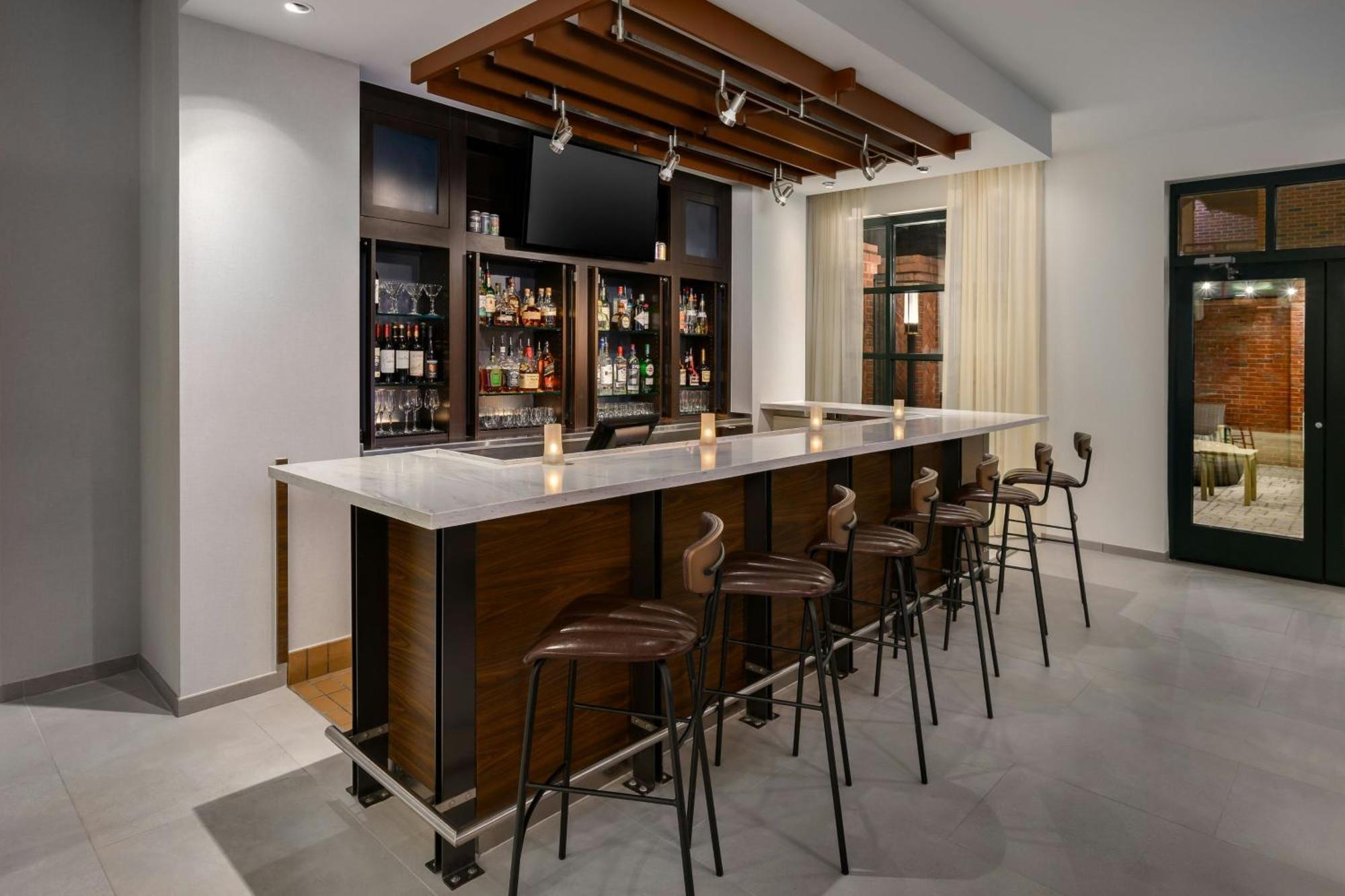 Courtyard By Marriott Chattanooga Downtown Bagian luar foto