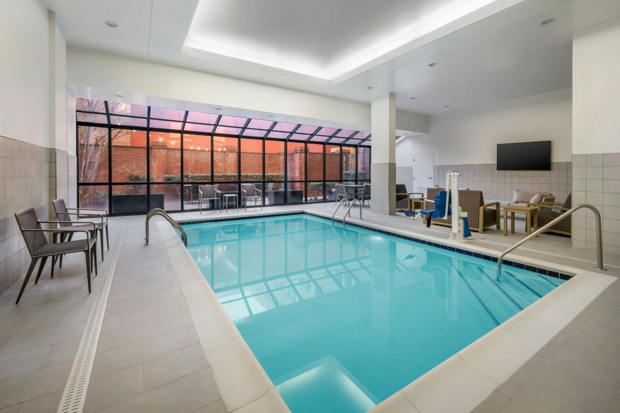 Courtyard By Marriott Chattanooga Downtown Bagian luar foto