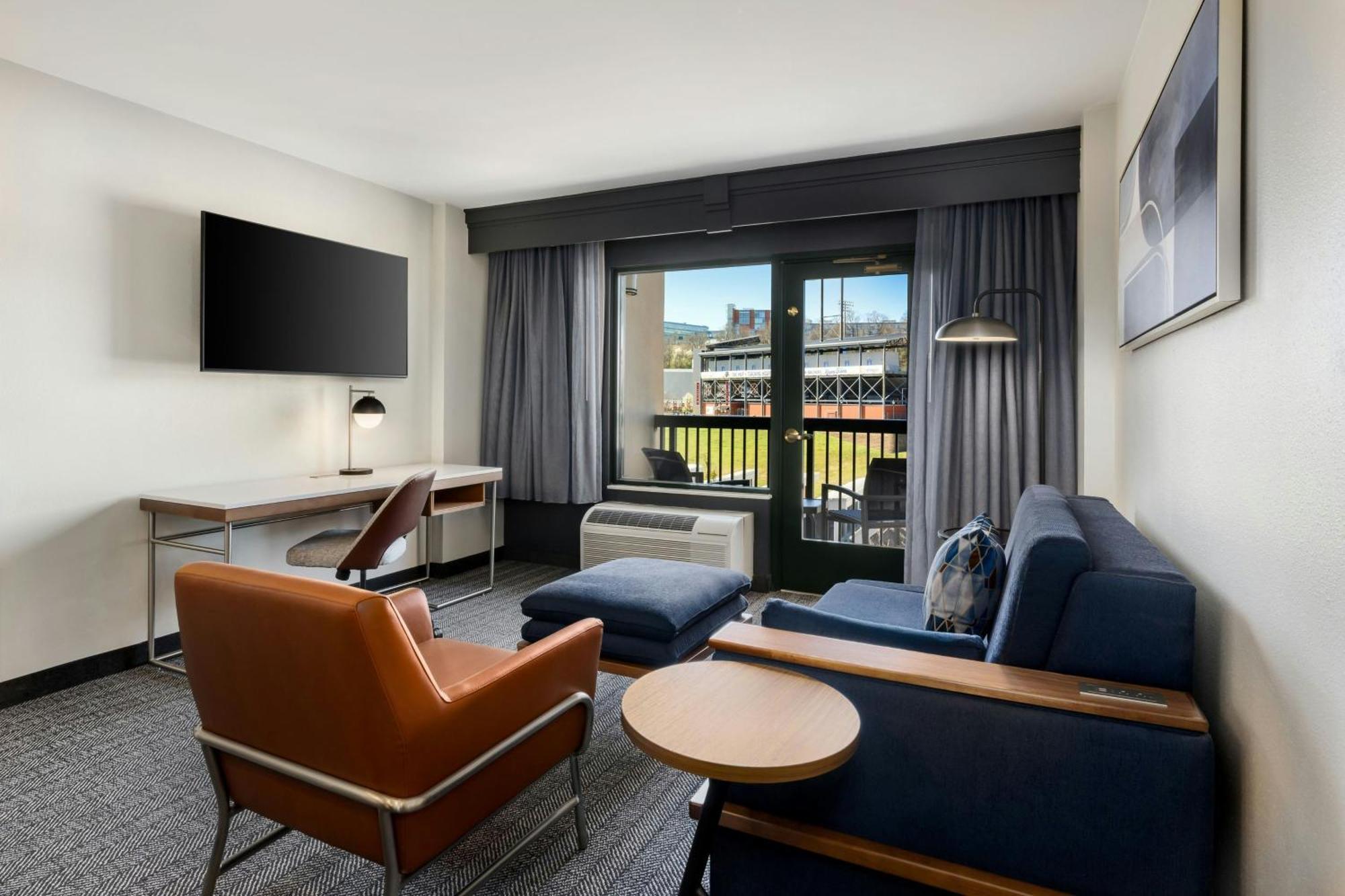 Courtyard By Marriott Chattanooga Downtown Bagian luar foto