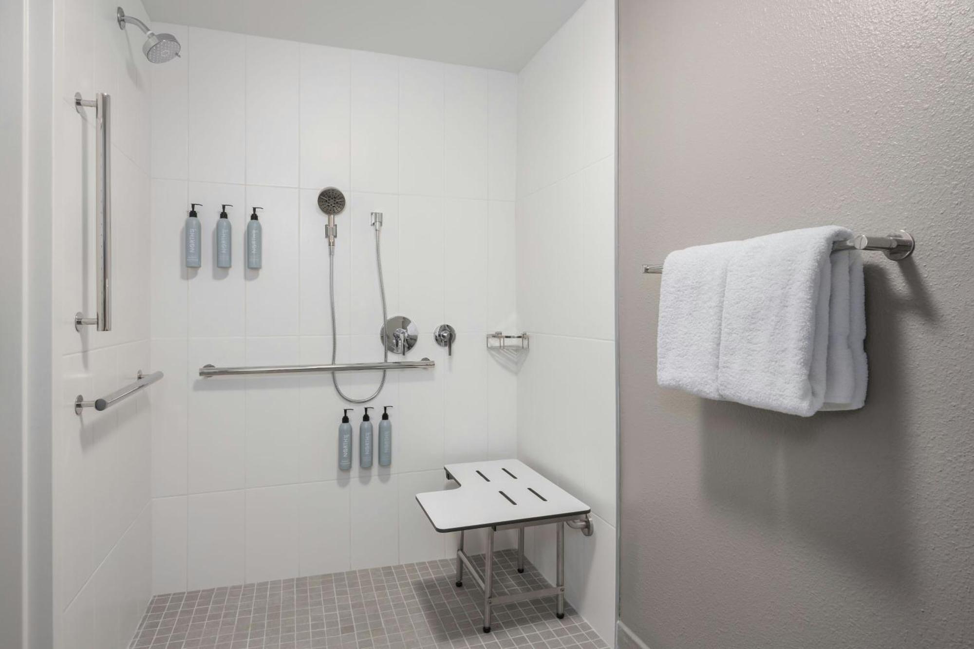 Courtyard By Marriott Chattanooga Downtown Bagian luar foto