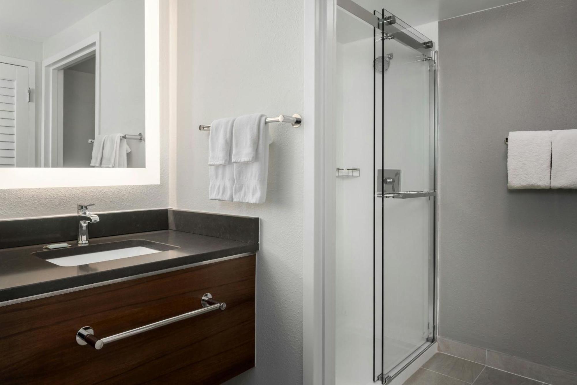 Courtyard By Marriott Chattanooga Downtown Bagian luar foto