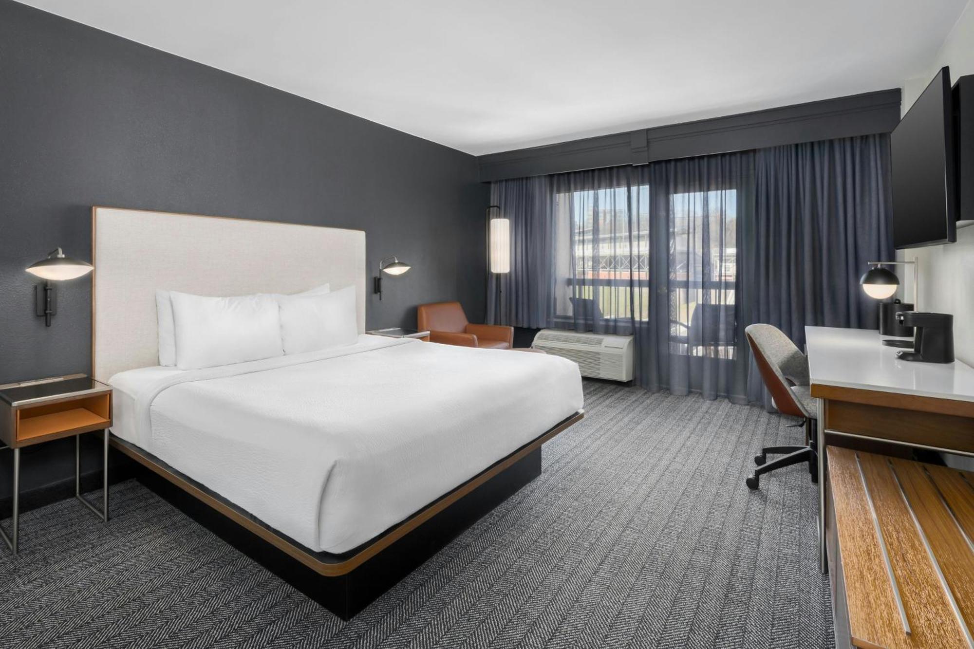 Courtyard By Marriott Chattanooga Downtown Bagian luar foto